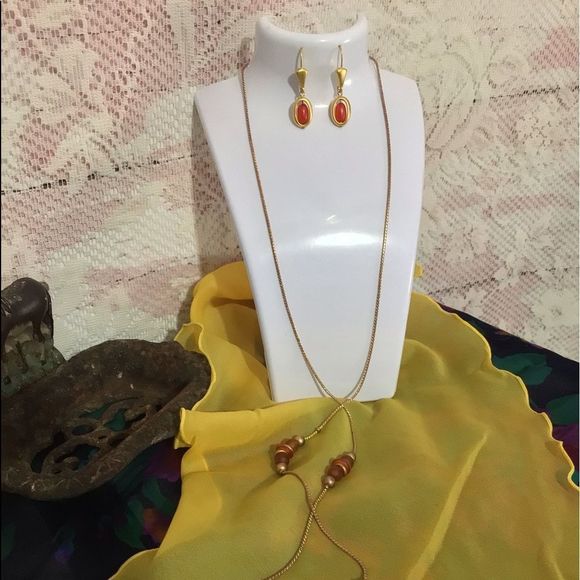 Vintage Necklace & Earrings Set Goldtone & Red Oval Beaded Necklace & Earrings - Picture 4 of 16